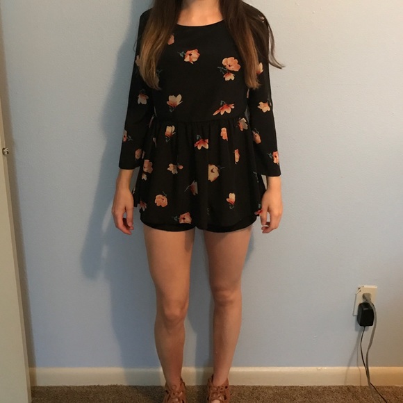 Floral top - Picture 1 of 4